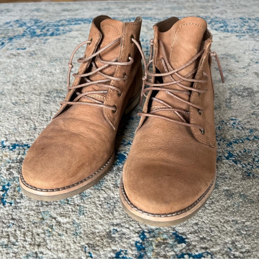 Elegant Tan Lace-Up Ankle Boots